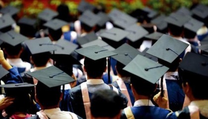 世界杯官方正版软件下载-学费暴跌15万，招生难了？