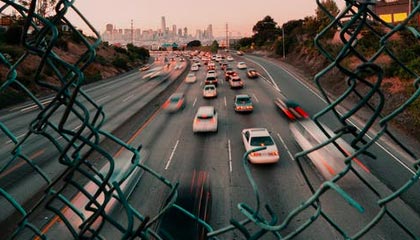 大比分领先仍被末节逆转 诡异一败加深广厦危机